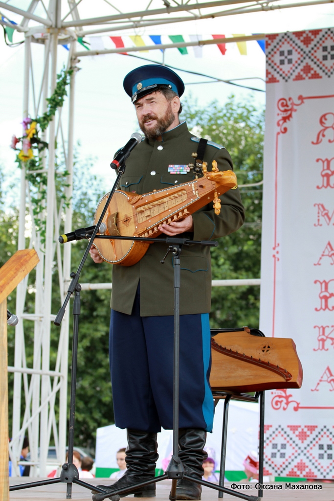 Евгений Бунтов. Выступление на фестивале казачьей песни на Ирбитской ярмарке (август 2011 года)