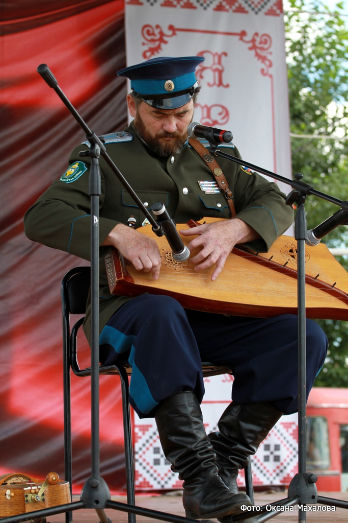 Евгений Бунтов. Выступление на фестивале казачьей песни на Ирбитской ярмарке (август 2011 года)